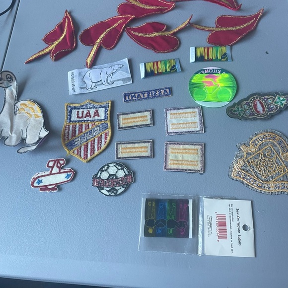 Vintage Lot of 21 Embroidered Patches & Clothing Labels - Picture 8 of 13